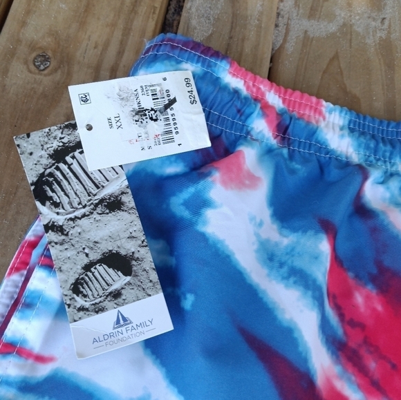 New Men's Red White & Blue Tie Dye Swim Trunks Size XXL 4th of July Fourth - Picture 3 of 3
